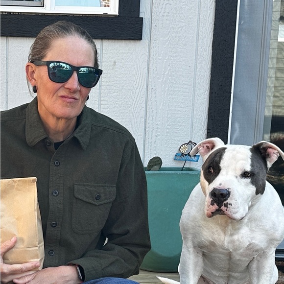 Meet your Posher, Jenny - Picture 2 of 2